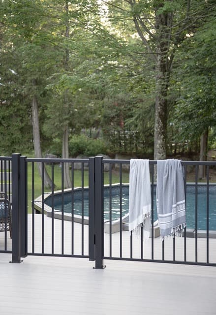 Clôture de piscine: les options à installer toi-même (avant le 30 septembre!)